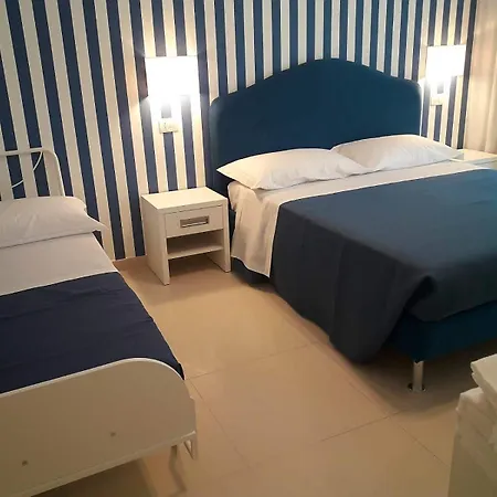 La Aparthotel 4*