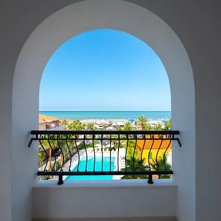 Aparthotel La 4*