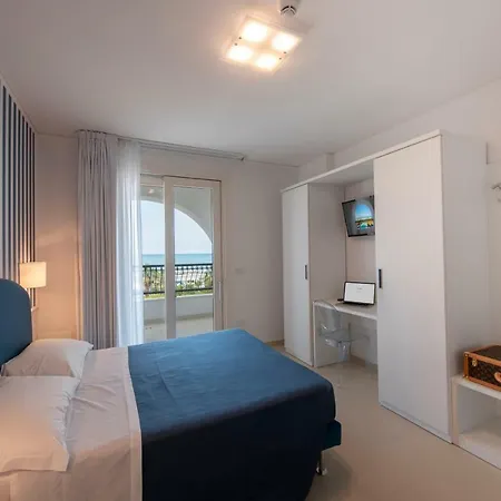 La Aparthotel