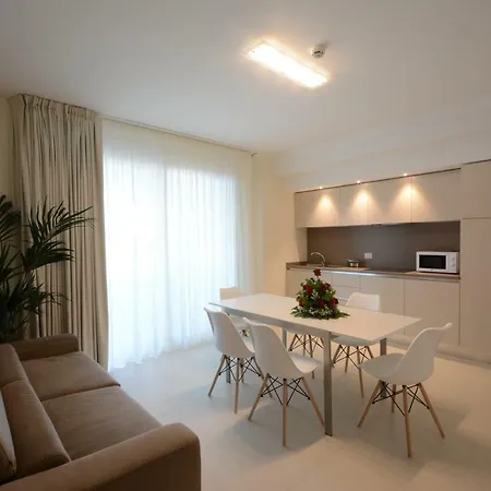 La 4*