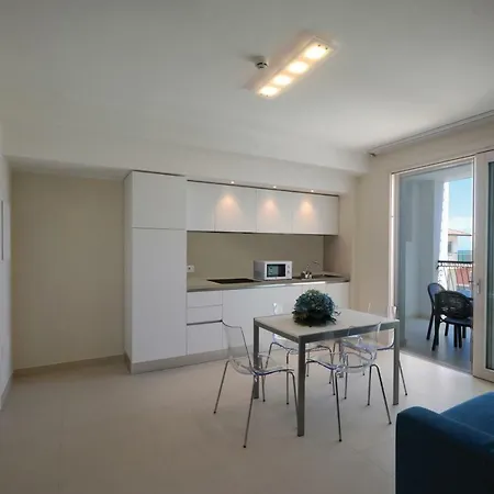 La Aparthotel